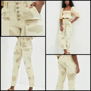 Anthropologie Wanderer Camouflage-Print Utility High Rise Tapered Trousers 26